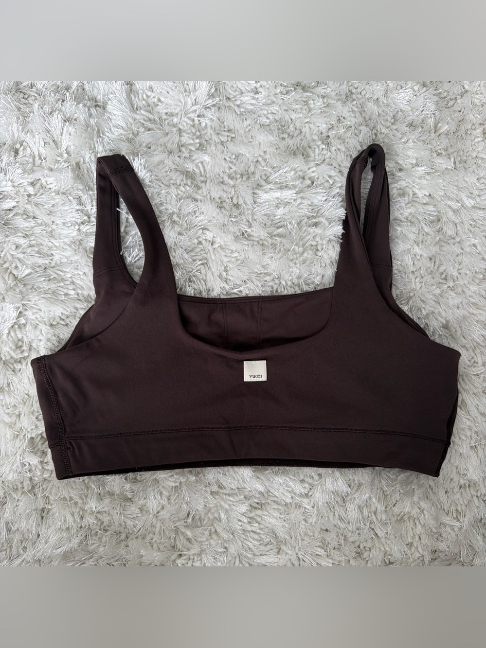 Vuori all the form sports bra in French roast